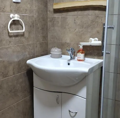 Brvnara Dolina Jela * باغينا باستا